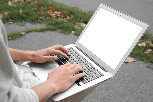 MacBook Air – czy podstawowa konfiguracja wystarczy na kilka lat użytkowania w firmie?